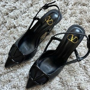 Valentino Garavani calfskin slingback vlogo pump